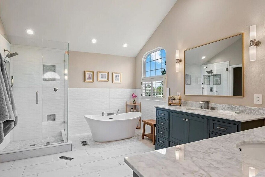 Building Photo - 318 Clare Dr