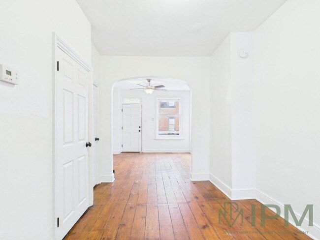 Building Photo - Available Now! Charming 3 Bedroom, 1.5 Bat...