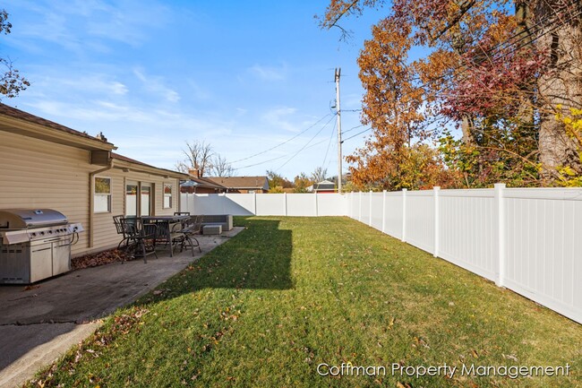 Building Photo - 3 bed, 2 bath home on the NW side