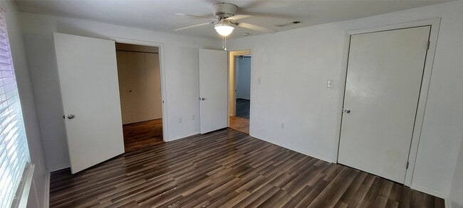 Building Photo - 306 W Hale Ave