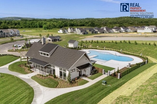 Building Photo - Like new 3 bd townhome in Smyrna with garage, neighborhood pool!