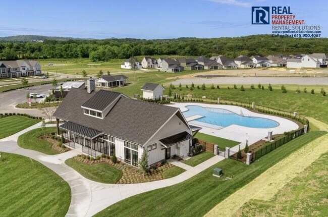 Building Photo - Like new 3 bd townhome in Smyrna with garage!