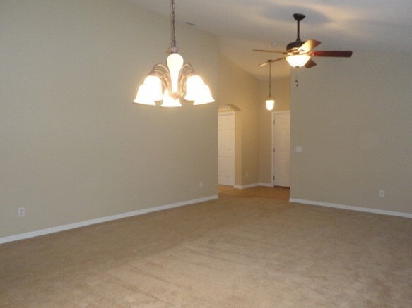 Building Photo - 915 Branchwood Way