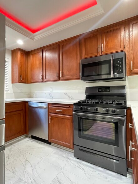 Building Photo - 15114 Sherman Way