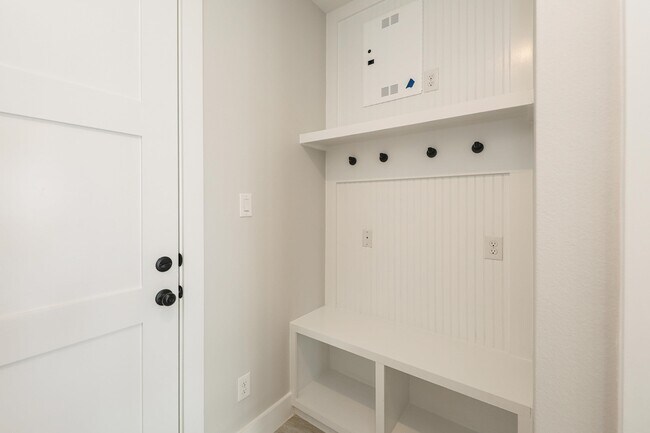 Building Photo - 1008 True Patriot Dr