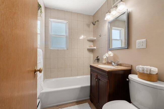 Building Photo - 76 Lionel Ave