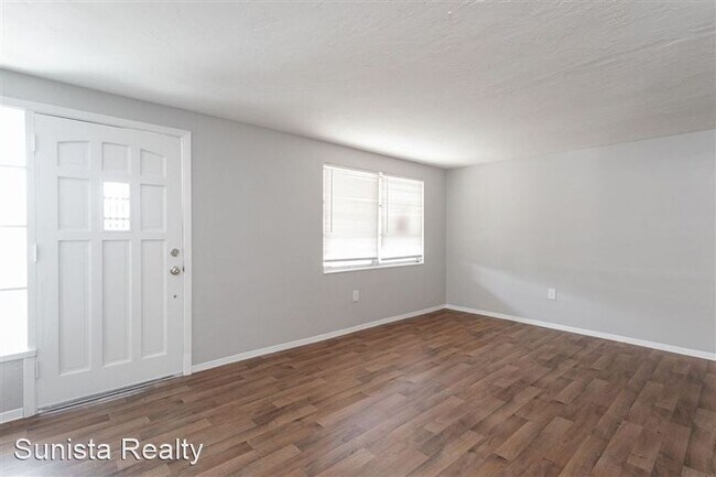 Building Photo - 4520 Blanche St