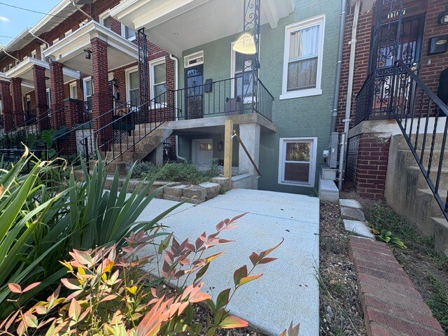 Walkway to Apartment - 1109 Chicago St SE