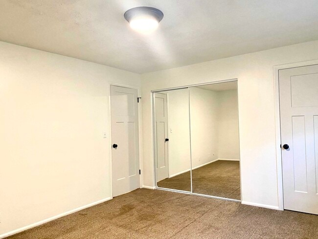 Building Photo - 359 N 100 W