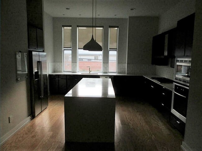 Building Photo - 1900 Mason St