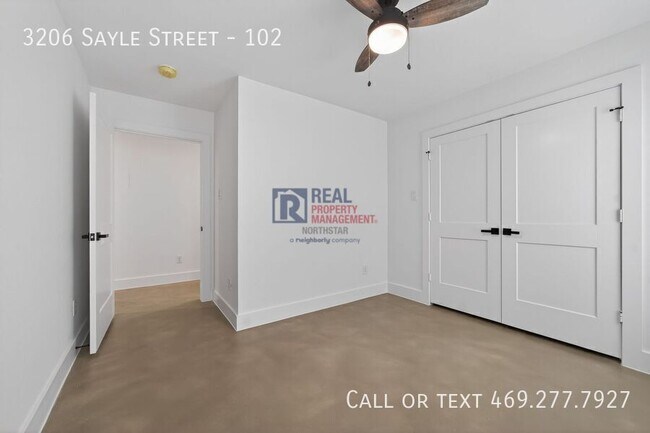 Building Photo - 3206 Sayle St