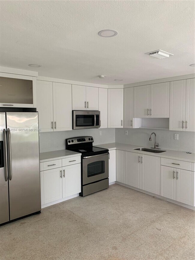 Building Photo - 6740 Park St