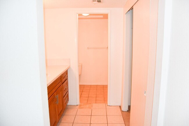 Building Photo - Cypress (125-127) South