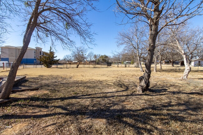 Building Photo - 6745 Southwest Pkwy