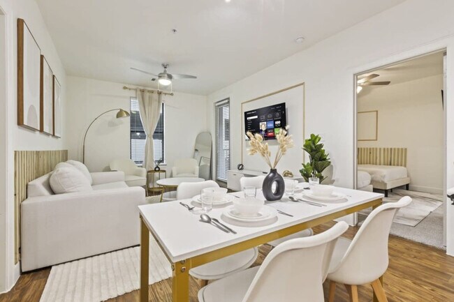 Building Photo - 5250 Town and Country Blvd