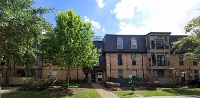 Building Photo - 2425 Underwood St