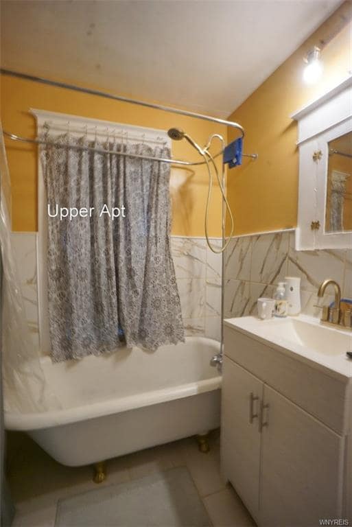 bathroom - 366 E Ferry St