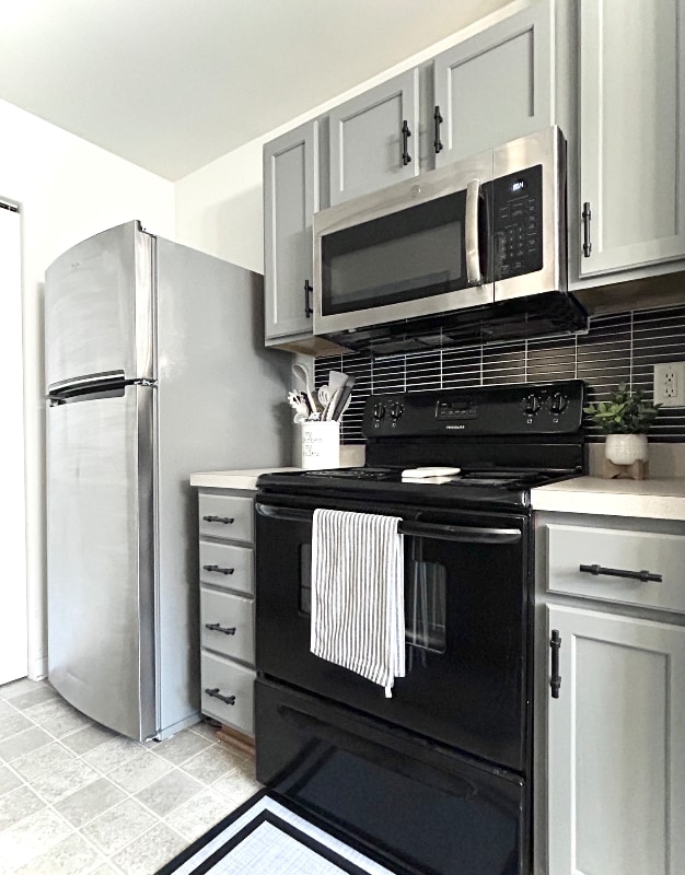 Building Photo - 7109 Lambeth Farm Ln