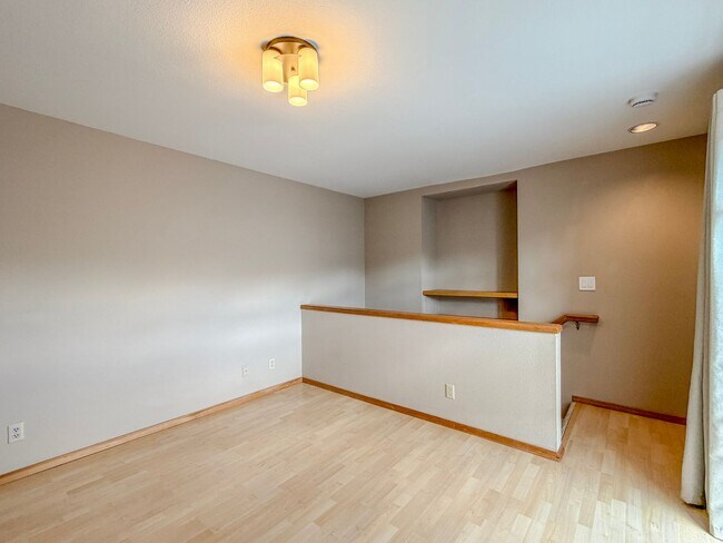 Building Photo - Quirky 1bd/1.5bth Loft Condo in West Queen Anne, $2,300/mo.