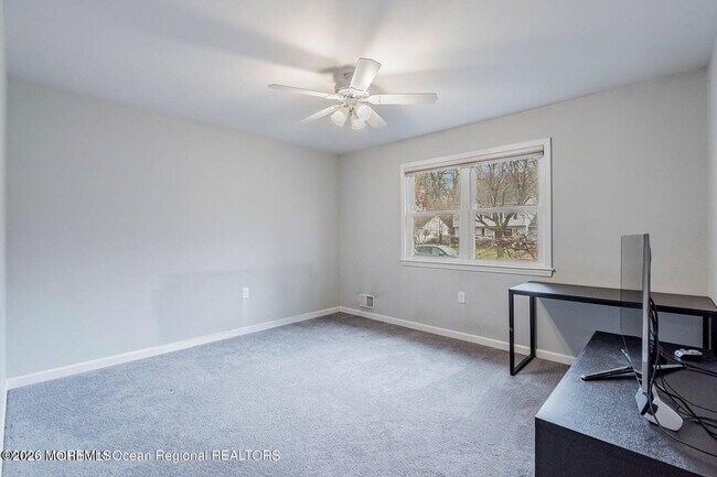 Building Photo - 510 Leawood Ave