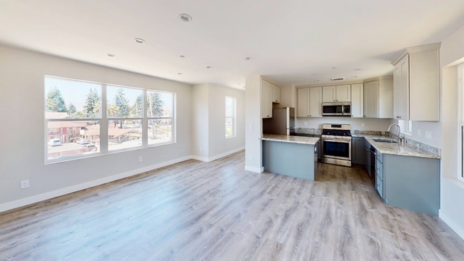 Building Photo - Gorgeous Modern Townhome, easy access to freeway & UCSC, downtown & beaches - OPEN HOUSE 12/6, 11...