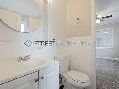 Building Photo - 736 Isaac St