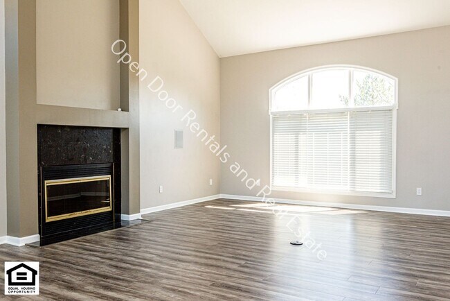 Building Photo - 8218 Fountainhead Dr