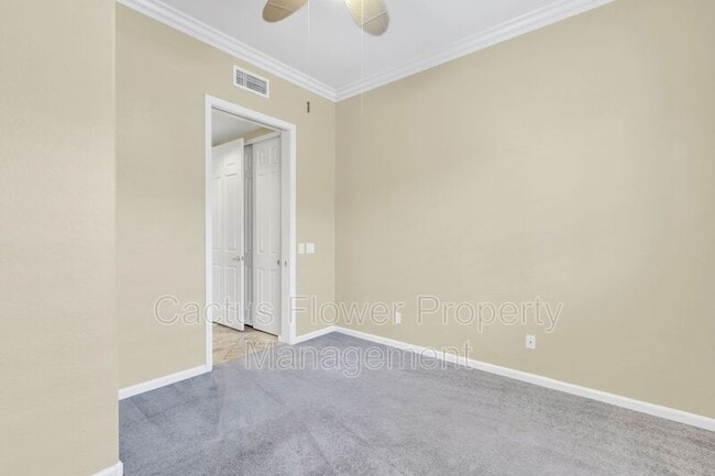 Building Photo - 1811 W Maplewood Pl