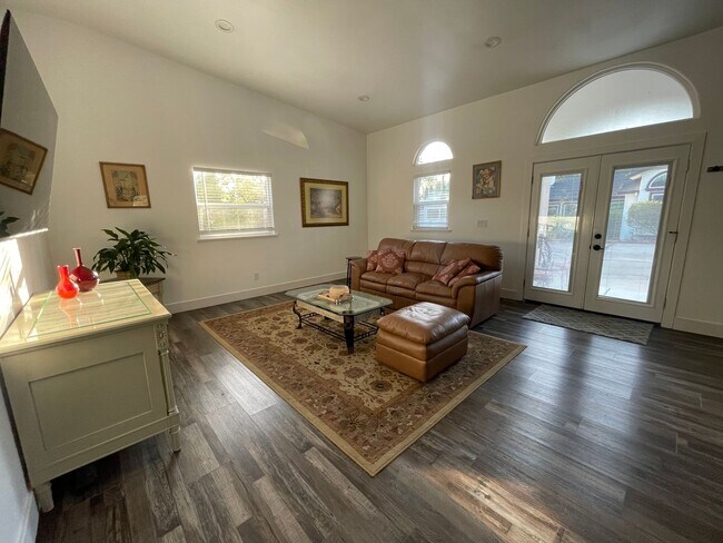 Building Photo - Custom Private Cottage near Arden Park