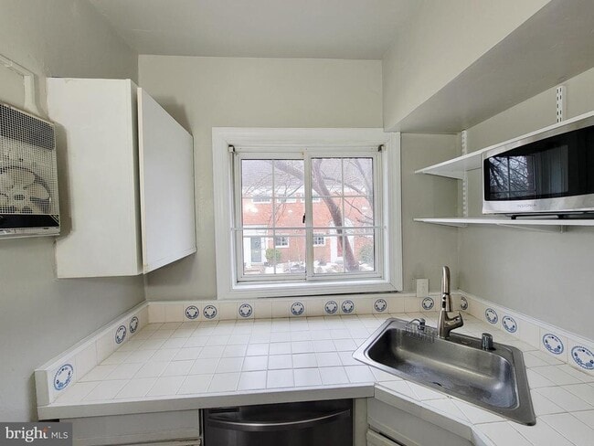 Building Photo - 3408 Gunston Rd