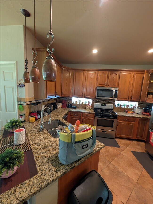 Building Photo - 130 Songful Woods Pl