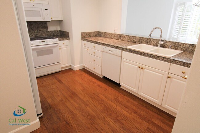 Building Photo - $5,295 - Elegant 3br / 2ba Condo in 55+ Lo...