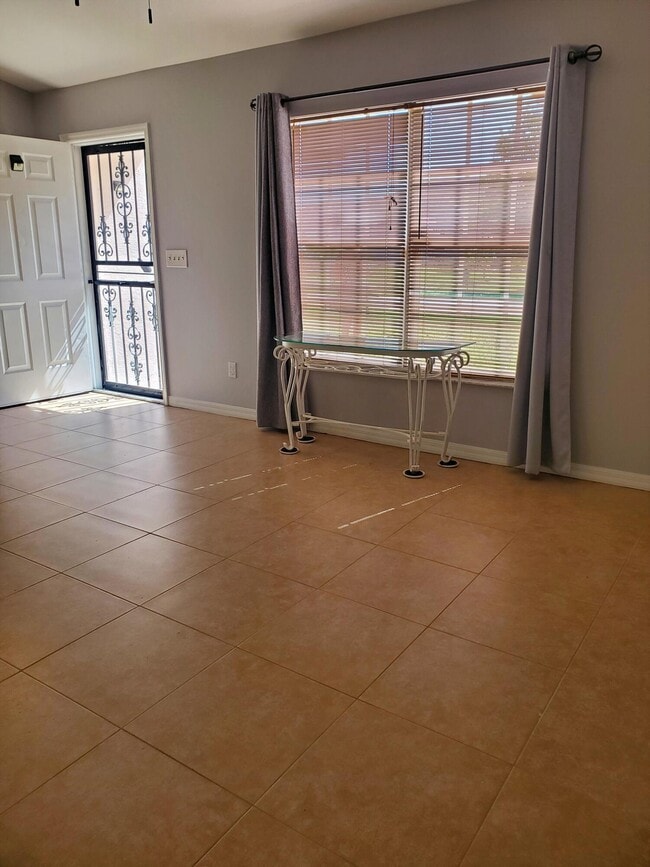 Building Photo - 3234 SW Fillmore St