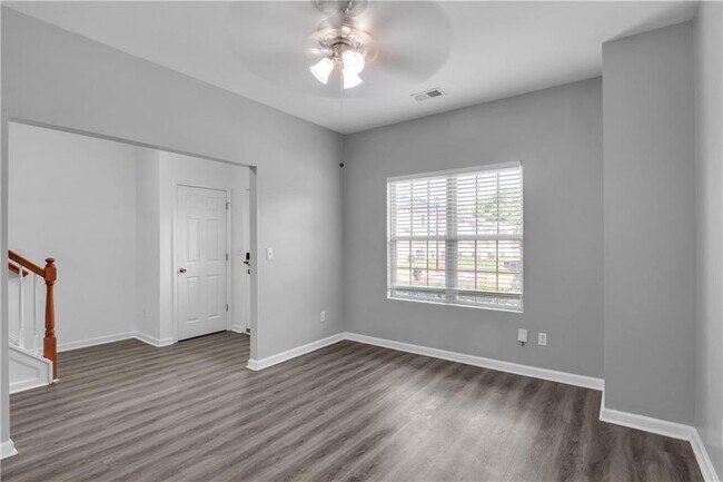 Building Photo - 2827 Creek Bottom Ct