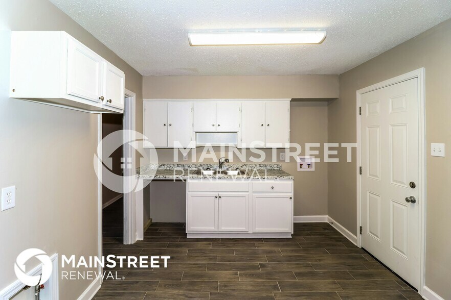 Building Photo - 4817 Durbin Ave