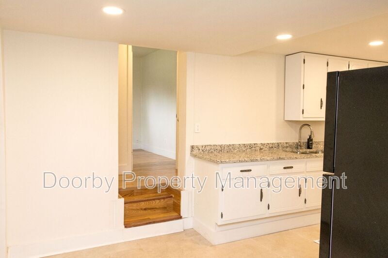 Building Photo - 814 N Germantown Rd