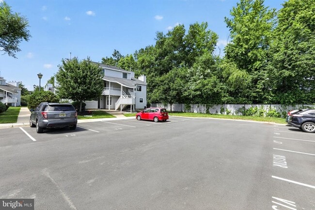Building Photo - 5104 Tracy Ct