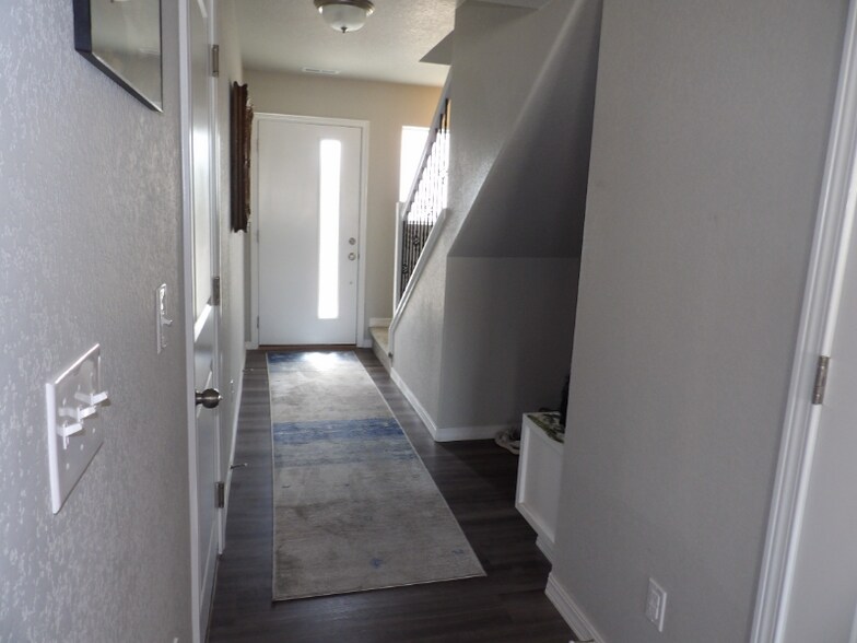 Building Photo - 11260 Feliz Wy