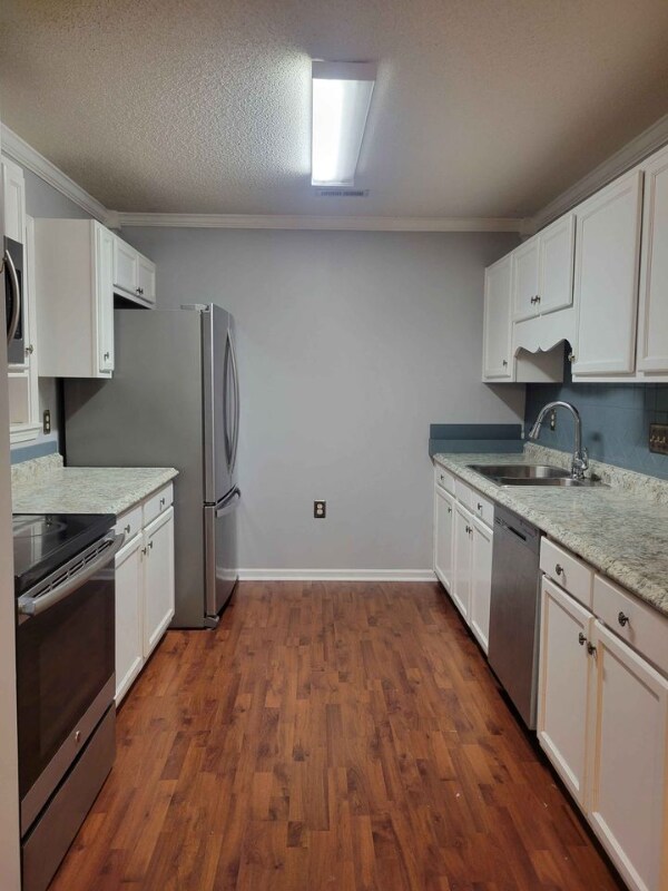 Building Photo - 2624 Guyer St