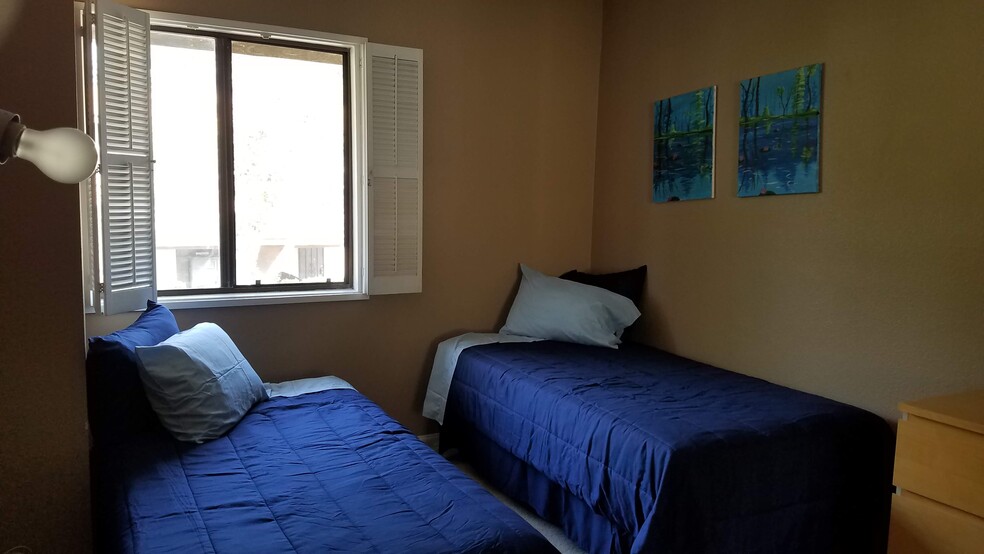 2ND FL BR - TWIN BEDS - 7838 Camino Noguera