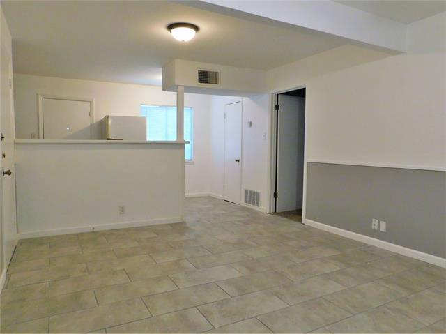 Building Photo - 401 Betchan Dr