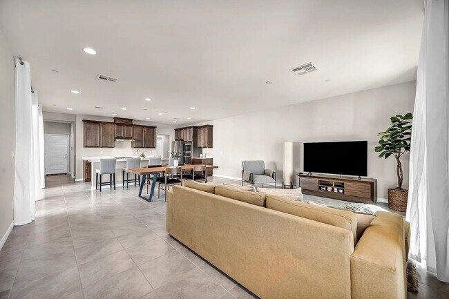 Building Photo - Luxury Rental | Premium Corner Lot | Strip Views