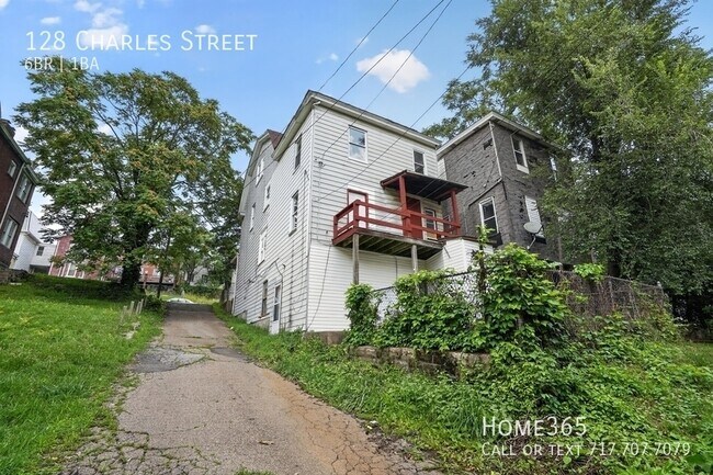 Building Photo - 128 Charles St