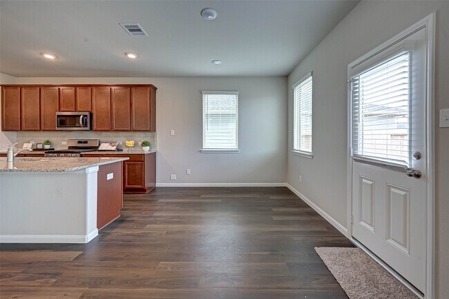 Building Photo - 21450 Holly Heights Rd