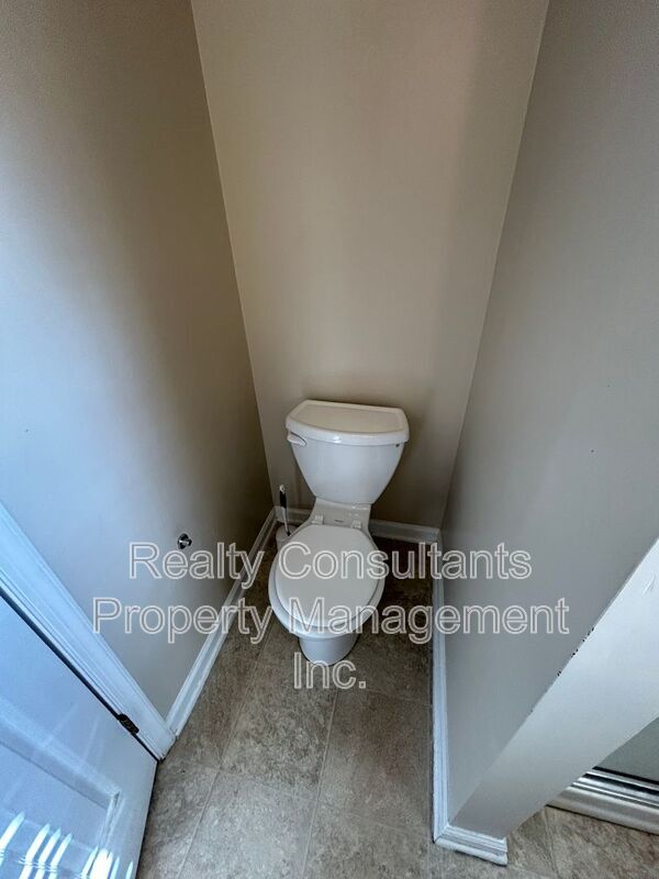 Building Photo - 600 Summerwalk Rd