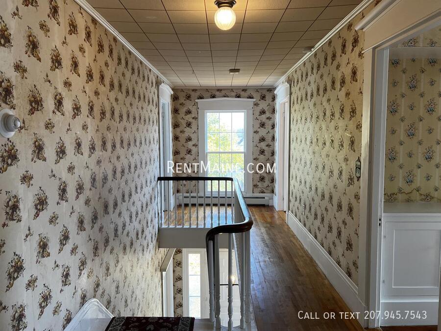 Building Photo - 92 Main Rd N