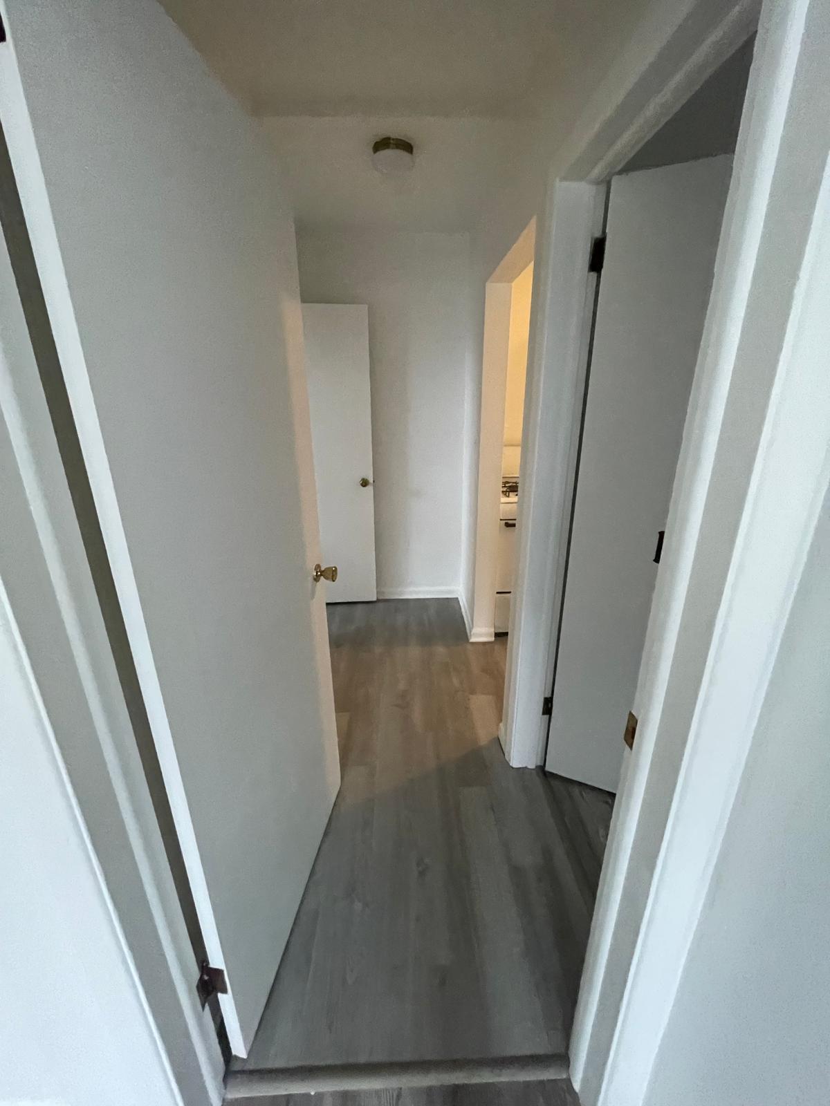 Building Photo - 1382 Center Ave