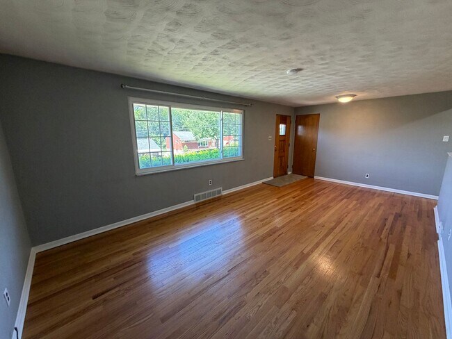 Building Photo - Beautiful Home for Rent