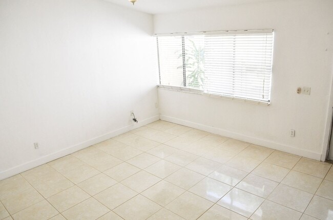 Building Photo - Convenient Location to Everything in Gainesville
