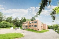 Building Photo - Colonial Commons